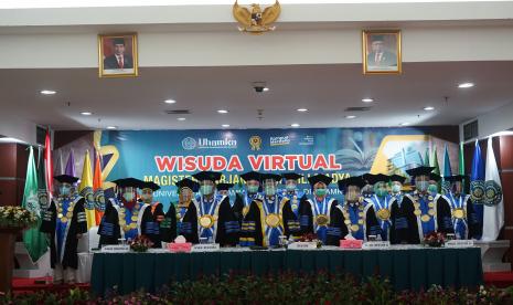 Uhamka menggelar acara wisuda secara daring pada Selasa (17/11).