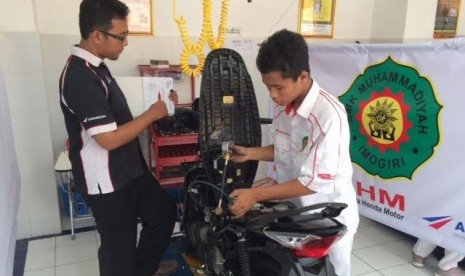 Uji kompetensi siswa SMK Honda.