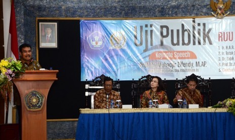 Uji Publik RUU Sisbuk di Universitas Muhammadiyah Malang, Malang, Jawa Timur, Rabu (22/3).