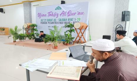 Ujian hafalan Alquran santri Ponpes Al Fatih Kaffah Nusantara (AFKN), Sabtu (29/6/2024) di Bekasi, Jawa Barat.