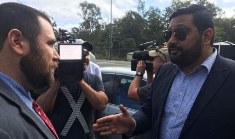 Ulama Brisbane, Ali Kadri berbicara dengan Logan Robertson.