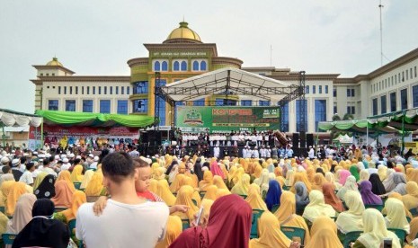 Umat Islam harus menjaga Ukhuwah. Suasana Konggres Umat Islam Sumatta Utara di Medan (30/3).