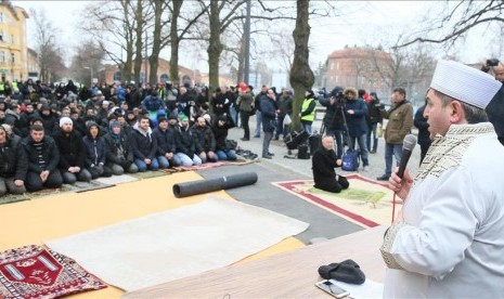 Imam Masjid Jerman, Kunci Lawan Radikalisme. Umat Muslim di Distrik Reinickendorf, Berlin, Jerman.