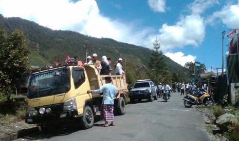 Umat Muslim di Kabupaten Mulia, Papua.