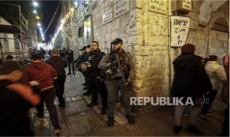 Umat muslim yang ingin beribadah dan buka puasa di Masjid Al-Aqsa tidak diperbolehkan. I