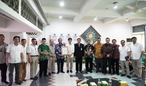  UMY mendapat sertifikasi ISO 9001:2015 yang diberikan oleh PT TUV Rheinland Indonesia (TRID).