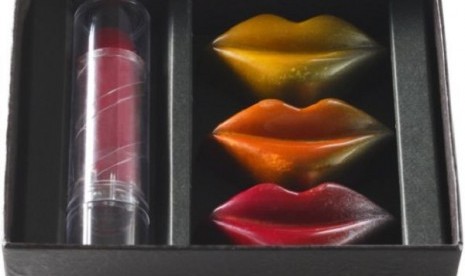 Uniknya coklat berbentuk lipstik dan bibir ini