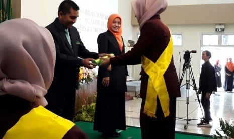 UNISA Yogyakarta mewisuda 105 perawat baru dan 115 fisioterapis baru di Auditorium Gedung B Kampus Terpadu UNISA, Sabtu (28/10)