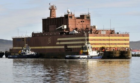 Unit reaktor nomor satu dari satu-satunya Unit Daya Apung (Floating Power Unit/FPU) di dunia, Akademik Lomonosov, di daerah Atomflot (perusahaan Rosatom), Murmansk.