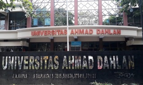 UAD Tanam 62 Ribu Pohon Tingkatkan Potensi Wisata di Gunungkidul. Universitas Ahmad Dahlan (UAD).