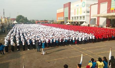 Universitas Bina Sarana Informatika (BSI) kampus Tasikmalaya mengadakan Seminar Motivasi (Semot) sebagai salah satu rangkaian kegiatan PKKMB.