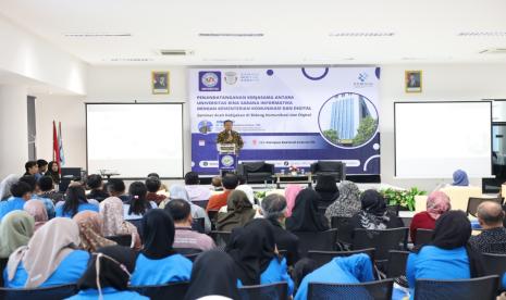 Universitas Bina Sarana Informatika (UBSI) menggandeng Kementerian Komunikasi dan Digital (KOMDIGI), sukses menggelar seminar nasional bertema “Arah Kebijakan di Bidang Komunikasi dan Digital”.