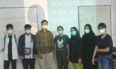 Universitas BSI (Bina Sarana Informatiaka) kampus Cengkareng, menggelar kegiatan Pelatihan Pakar Kreativitas Mahasiswa (PPKM) dengan tema ‘Mencari Peluang Di Era Digital Dengan Canva’, pada Sabtu (18/6/2022).