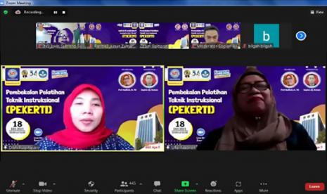 Universitas BSI (Bina Sarana Informatika) berkolaborasi dengan Universitas Negeri Jakarta (UNJ) untuk memfasilitasi para dosennya yang belum tersertifikasi, melakukan Pembekalan Pelatihan Teknik Instruksional (Pekerti), Sabtu (18/12).