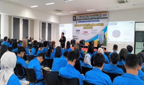 Universitas BSI (Bina Sarana Informatika) dengan bangga mempersembahkan Seminar Profesionalisme Manajemen bertajuk 