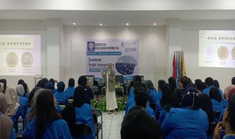 Universitas BSI (Bina Sarana Informatika) Kampus Karawang kembali mengadakan Seminar Entrepreneur yang mengambil tema 