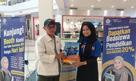 Universitas BSI (Bina Sarana Informatika) Kampus Karawang menggelar acara Open Booth Penerimaan Mahasiswa Baru yang diselenggarakan di Atrium Mall Karawang Central Plaza mulai 28 Juli hingga 3 Agustus 2024.