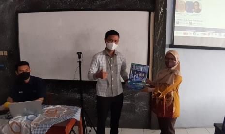 Universitas BSI (Bina Sarana Informatika) kampus Margonda, berkolaborasi dengan SMA PGRI Depok, menyelenggarakan seminar entrepreneurship bertajuk ‘Set Up Your Mind to be a Young Entrepreneur’.