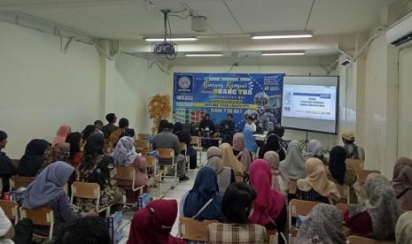 Universitas BSI (Bina Sarana Informatika) Kampus Margonda kembali membuat gebrakan dengan acara Bincang Kampus Orang Tua (BKOT) bertema 