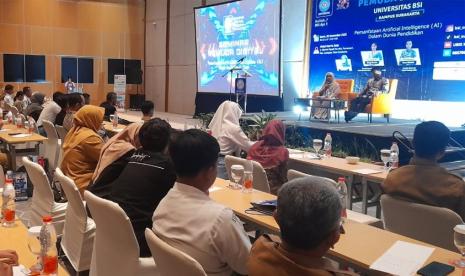 Universitas BSI (Bina Sarana Informatika) kampus Solo menggelar Seminar Pemuda Digital dengan tema Pemanfaatan Artificial Intelligence (AI) dalam Dunia Pendidikan.