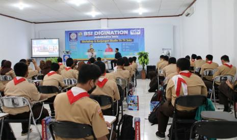 Universitas BSI (Bina Sarana Informatika) kampus Solo sukses menggelar kegiatan BSI Digination 2022 dengan rangkaian acara berupa talkshow, workshop dan kunjungan ke TATV Solo.