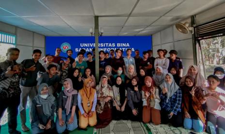 Universitas BSI (Bina Sarana Informatika) kampus Solo telah sukses melaksanakan Malam Keakraban (Makrab) oleh Mahasiswa Himpinan Mahasiswa Sistem Informasi (HIMSI) dan Himpunan Mahasiswa Sistem Informasi Akuntansi (HIMASA) dengan mengusung tema 