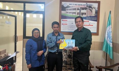 Universitas BSI (Bina Sarana Informatika) Kampus Tasikmalaya kembali memperkuat komitmennya dalam melaksanakan Tridarma Perguruan Tinggi melalui kerja sama strategis dengan Yayasan Abu Bakar Ash-Shiddiq Al-Khiariyyah.