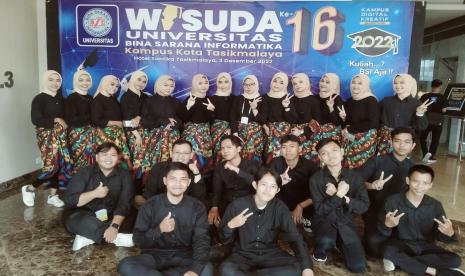 Universitas BSI (Bina Sarana Informatika) kampus Tasikmalaya sukses menggelar pelantikan wisuda ke-16 di Hotel Santika Tasikmalaya, pada Sabtu (3/12/2022). 