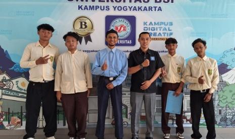 Universitas BSI (Bina Sarana Informatika) Kampus Yogyakarta bekerja sama dengan Digital Creative Center (DCC) menerima kedatangan siswa-siswa Praktik Kerja Lapangan (PKL) dari SMK Muhammadiyah Kretek.