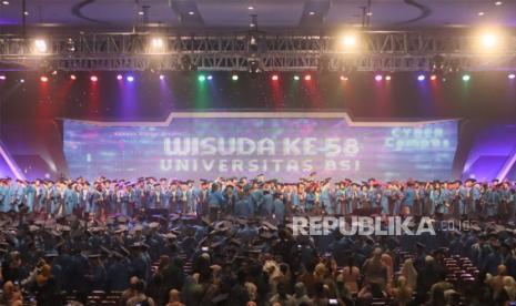 Universitas BSI (Bina Sarana Informatika) kembali menyelenggarakan Wisuda Ke-60.