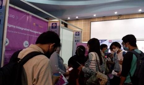 Universitas BSI (Bina Sarana Informatika), sebagai Kampus Digital Kreatif, akan kembali menyelenggarakan Campus Recruitment dengan menggandeng PT Mega Central Finance dan PT Mega Auto Finance atau Bank Mega.