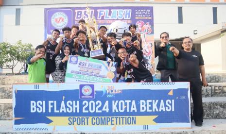 Universitas BSI (Bina Sarana Informatika) sukses menyelenggarakan ajang Sport Competition BSI FLASH 2024 Kota Bekasi yang bertajuk Explore Your Energy. Kegiatan yang berlokasi di Sport Center Universitas BSI kampus Bekasi ini berlangsung sejak Selasa hingga Ahad, 17-22 Oktober 2023, dan menjadi sorotan utama bagi para pemuda/pemudi Kota Bekasi yang berbakat di berbagai cabang olahraga.