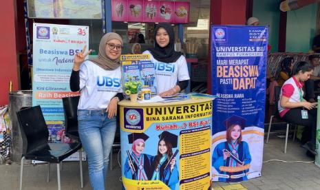 Universitas BSI (Bina Sarana Informatika) terus menunjukkan komitmennya dalam mendukung pendidikan tinggi di Indonesia dengan meluncurkan berbagai program beasiswa. 