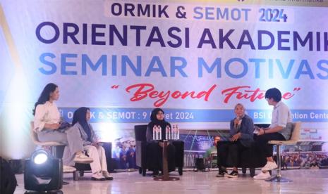 Universitas BSI (Bina Sarana Informatika) yang dikenal sebagai Kampus Digital Kreatif hadirkan mahasiswi-mahasiswi berprestasi pada acara SEMOT (Seminar Motivasi) 2024. Event SEMOT ini berlangsung di Hall C BSI Convention Center (BSI Convex), Kaliabang, Bekasi pada Sabtu (9/3/2024).