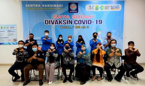 Universitas BSI kampus Cikampek gelar vaksinasi massal cegah penularan Covid-19.