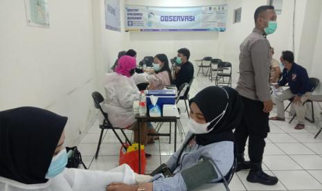 Universitas BSI kampus Margonda sukses menggelar vaksinasi booster atau dosis ketiga.