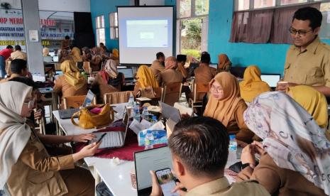 Universitas BSI kampus Tasikmalaya menggelar workshop Pembuatan Media Interaktif Dalam Pembelajaran.