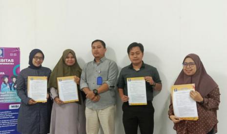 Universitas BSI memberikan Surat Keputusan (SK) Sertifikasi Dosen (Serdos) dan JFD (Jabatan Fungsional Dosen).