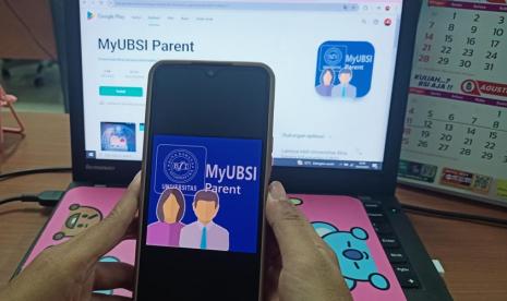 Universitas BSI memiliki aplikasi MyUBSI Parent, yang dirancang khusus untuk orang tua mahasiswa agar dapat mengakses konten sistem informasi akademik secara mobile.