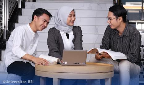 Universitas BSI menyediakan jurusan Administrasi Perkantoran dengan biaya terjangkau.