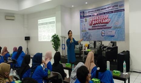 Universitas BSI selalu berkomitmen untuk mendukung pengembangan kompetensi mahasiswa di bidang teknologi informasi. 