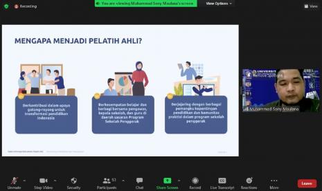 Universitas BSI (UBSI) menggelar sosialisasi rekrutmen pelatih ahli program sekolah penggerak, Jum’at (1/10) lalu. Tujuannya ialah menyosialisasikan kepada seluruh dosen Universitas BSI tentang bagaimana tips dan trik untuk bisa lolos dalam program sekolah penggerak dan menjadi pelatih ahli (PA).