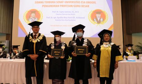 Universitas Esa Unggul mengelar sidang terbuka senat Universitas Esa Unggul dalam rangka pengukuhan 2 Guru Besar/Profesor, Selasa (13/12/2022).