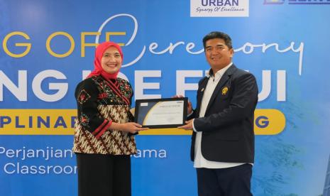 Universitas Indonesia (UI) terus berupaya memperluas akses inklusivitas pendidikan dengan menambah empat smart classroom di Fakultas Teknik (FT). Rektor UI Ari Kuncoro menyatakan, smart clasroom itu tidak hanya meningkatkan kualitas pembelajaran, tapi juga membuka pintu inklusivitas bagi berbagai kelompok mahasiswa.