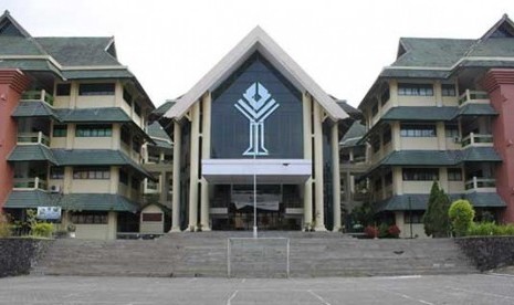 Universitas Islam Indonesia (UII).