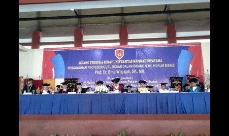 Universitas Krisnadwipayana (Unkris) mengukuhkan Guru Besar Prof Erna Widjajati.