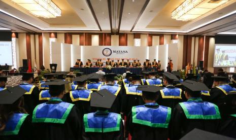 Universitas Matana menggelar Wisuda ke-5 dan Dies Natalis ke-9 dengan tema Excel through Leadership in Sustainability and Entrepreneurship di Grand Ballroom Hotel Atria Gading Serpong pada Senin (23/10/2023)