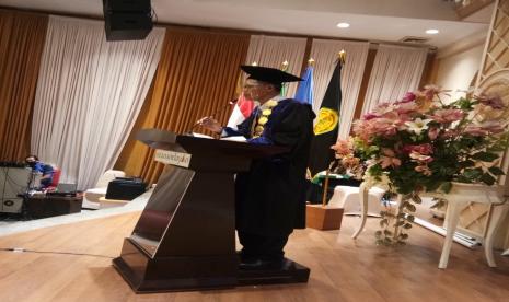 Universitas Muhammadiyah Banten Gelar Wisuda Perdana.  Rektor UMBanten Dr Partono Siswosuharjo.