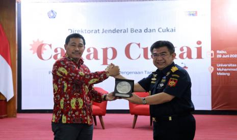 Universitas Muhammadiyah Malang (UMM) bersama Direktorat Jenderal Bea Cukai mengenalkan generasi muda mengenai cakap cukai dalam Seminar Cakap Cukai di Malang, Rabu (29/6/2022).