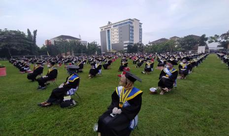 Universitas Muhammadiyah Purwokerto (UMP) menggelar wisuda magister, sarjana, dan ahli madya ke-66 di kampus UMP, Kabupaten Banyumas, Jawa Tengah (Jateng), Sabtu (6/3). 